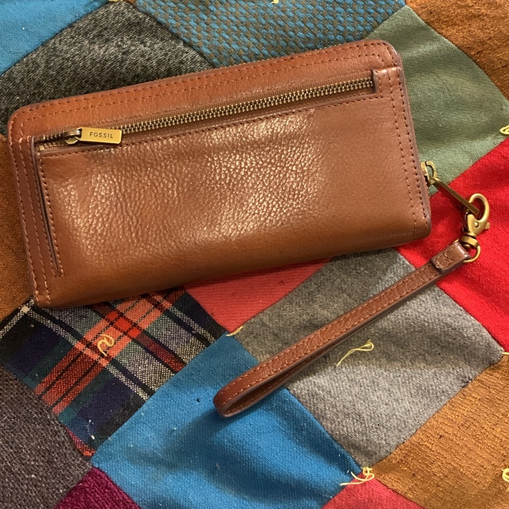 Fossil Crossbody And Matching Wallet - image 7